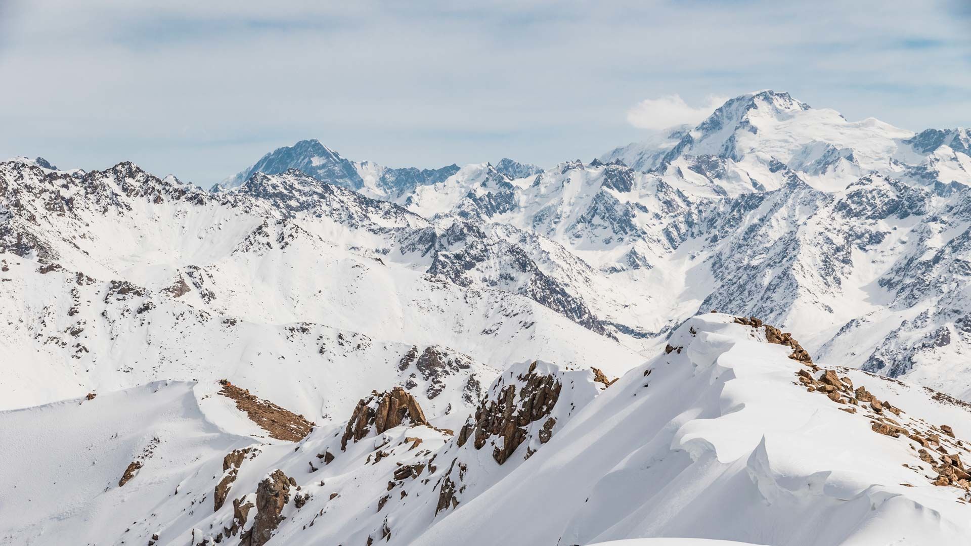 Ausblick Auf Die Hohen Gipfel Des Tien Shan Beim Skitouren In Karakol